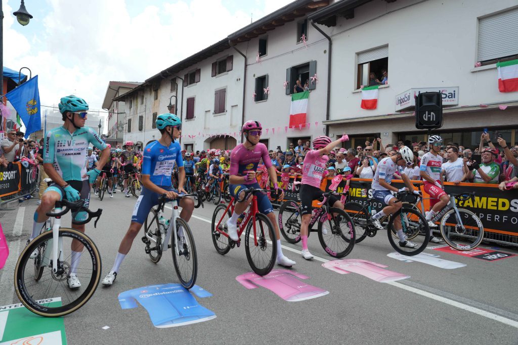 Giro d’Italia S19 2024: A Breakaway Bonanza, Winder Takes the Lead -illustration-4