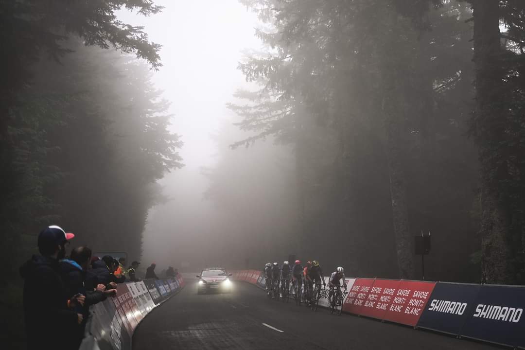 2024 Tour de Dauphiné S2: Through the Mist, Kort Shines in a Golden Hour -illustration-7