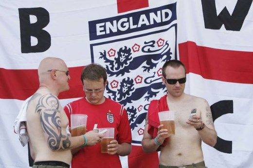 British fans urged by German police not to drink beer, report says -illustration-