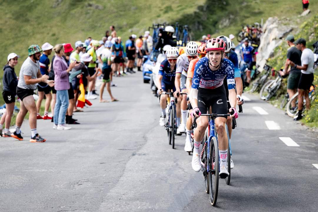 Tour de France 2024 S14: Pogacar Dominates at Col du Solauron with UAE Team Emirates’ Support -illustration-29