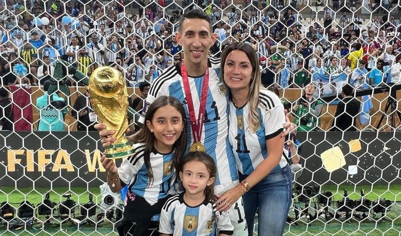 Still Got One Kick Left? Wife: Di Maria Aims for Final Minutes in World Cup Qualifier, Bidding Farewell on Home Turf -illustration-