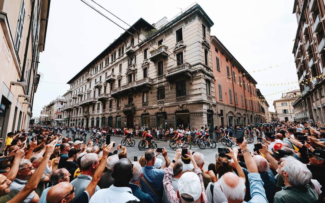 2024 Tour de France Stage 3: Gilme Pulls Off Surprise Victory in Sprint Finish -illustration-11