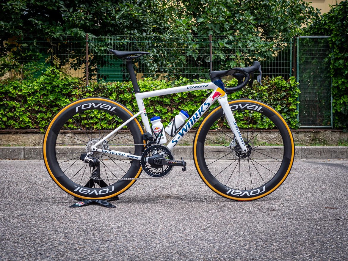 Roglic’s Red Bull Bora Edition TARMAC SL8 -illustration-