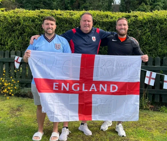 English Father and Sons Sacked for Insisting on Attending the Final: Nothing More Important Than Watching England Play -illustration-