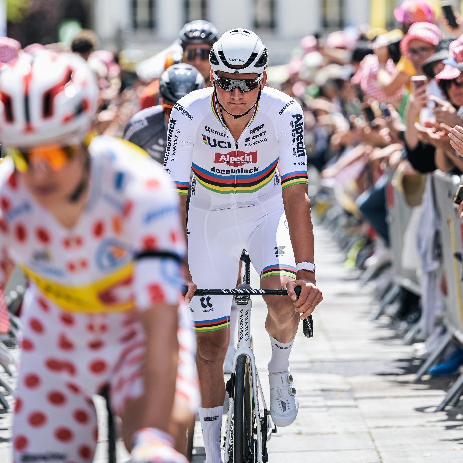 Tour de France 2024 S9: Turpin’s Opportune Strike Wins Him First Victory Amidst 35km of Gravel Roads -illustration-18