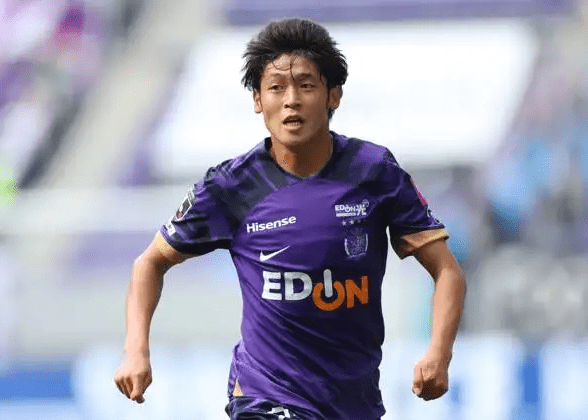 Hiroshima Sanfrecce Official: Forward Yuki Ohashi Leaves Team to Complete Transfer procedures to an Overseas Club -illustration-