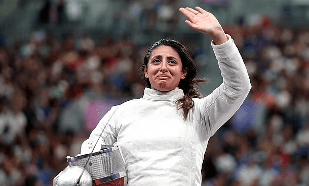 Egyptian Female Athlete Announces: Won First Olympic Fencing Match Seven Months Pregnant -illustration-