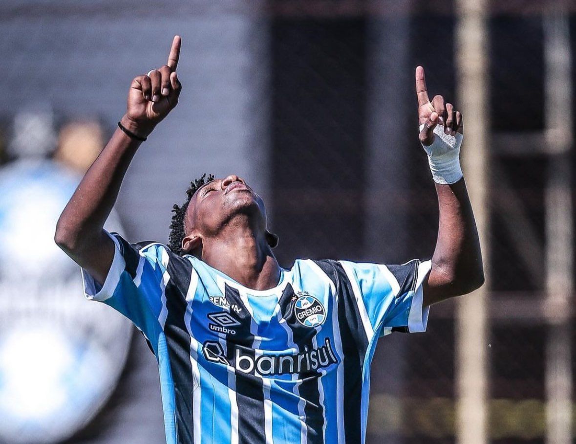 Brazilian Media: Chelsea Reaches Agreement with Grêmio to Sign Young Talent Maque for Five Years -illustration-