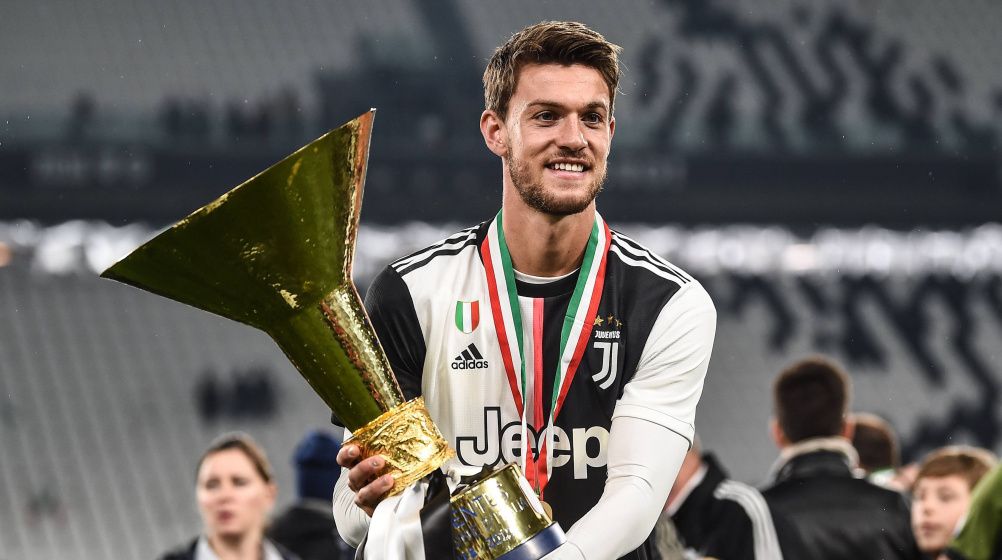 Italian Media: Juve Center-Back Rugani Set for Loan Move to Ajax with Juve Covering Part of His Salary -illustration-