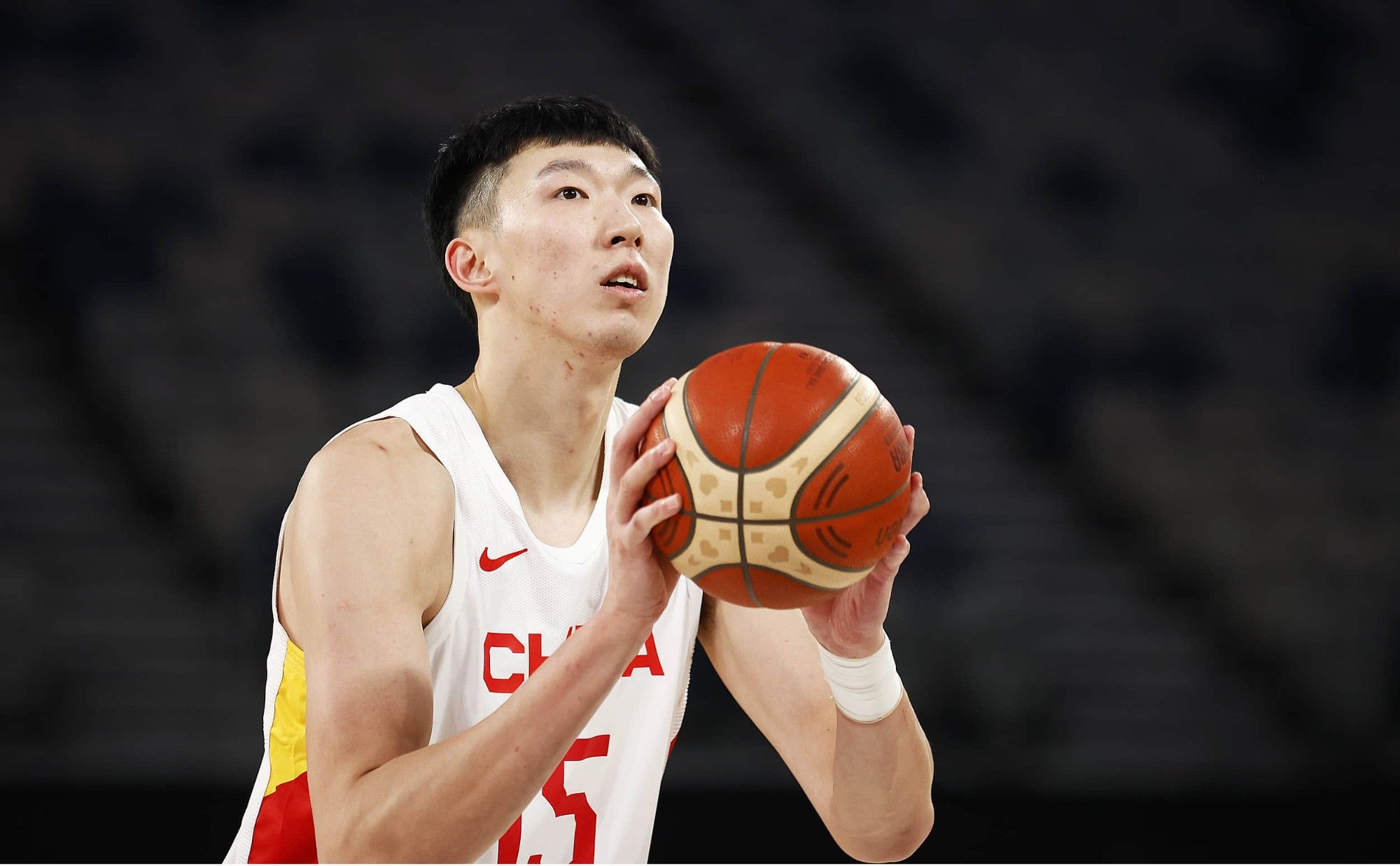 CBA Updates Free Agent List: Zhou Qi Leads, Wang Zirui & Guo Kai Included -illustration-