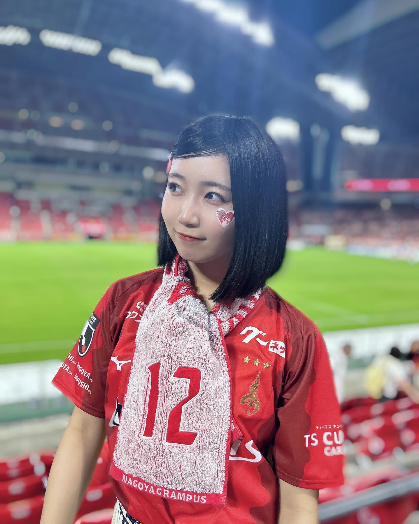 SKE Member Nakasaka Miyu Attends J-League Match to Cheer for Nagoya Grampus -illustration-3