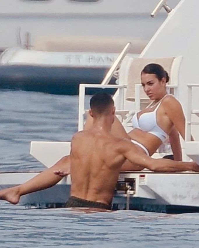 Cristiano Ronaldo and Georgina Were Previously Vacationing in Monaco, Paparazzi in Tow -illustration-2