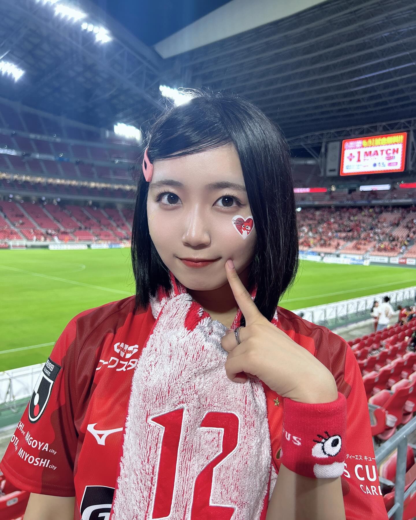 SKE Member Nakasaka Miyu Attends J-League Match to Cheer for Nagoya Grampus -illustration-2