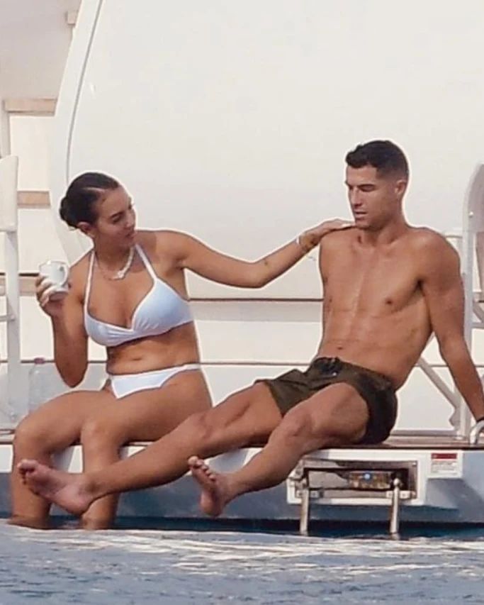 Cristiano Ronaldo and Georgina Were Previously Vacationing in Monaco, Paparazzi in Tow -illustration-1