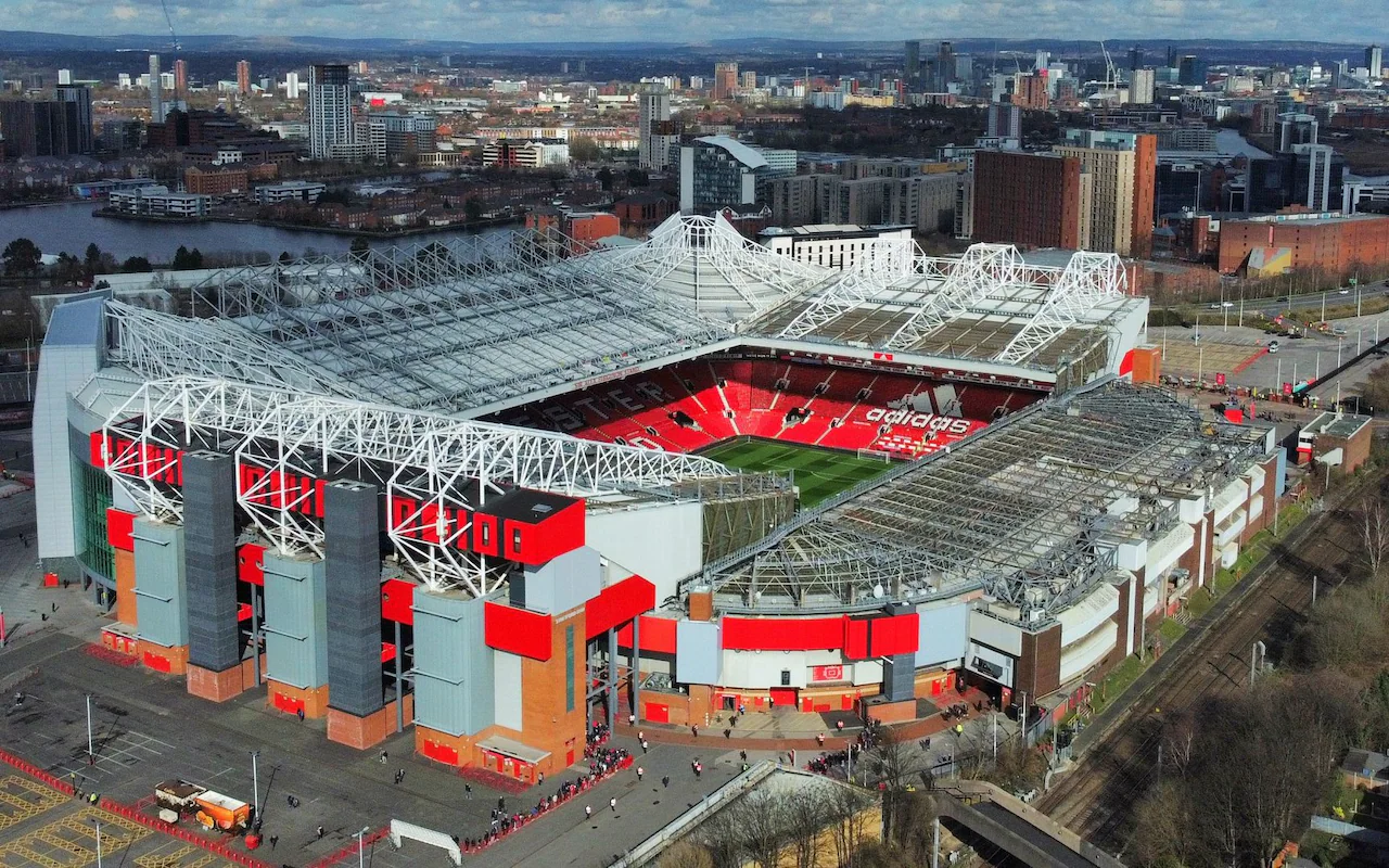 Telegraph: Manchester to Introduce New Bill, Manchester United Delays Old Trafford Demolition Plans