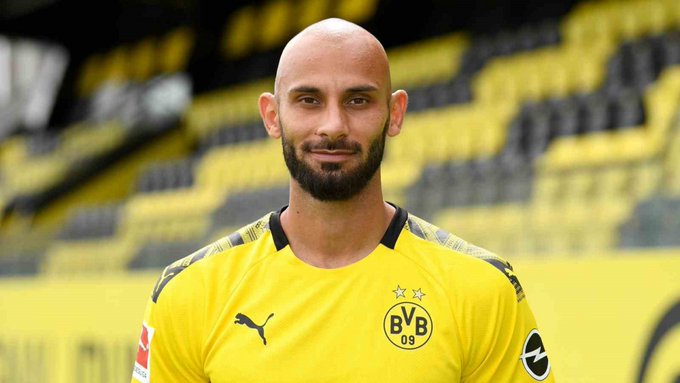 Official: Dortmund, Leverkusen Veteran Defender Toprak Announces Retirement