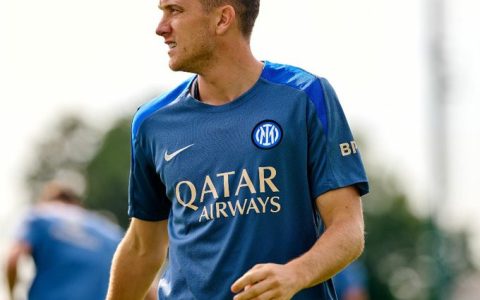 Injury Report: Inter Milan Midfielder Zielinski Diagnosed with Mild Strain in Right Thigh Flexor