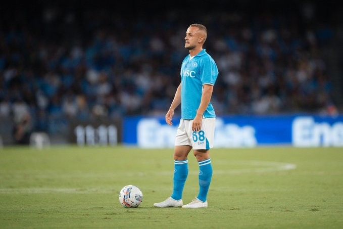 Official: Napoli Midfielder Lobtevka Suffers Muscle Strain, Will Miss This Weekend's League Match